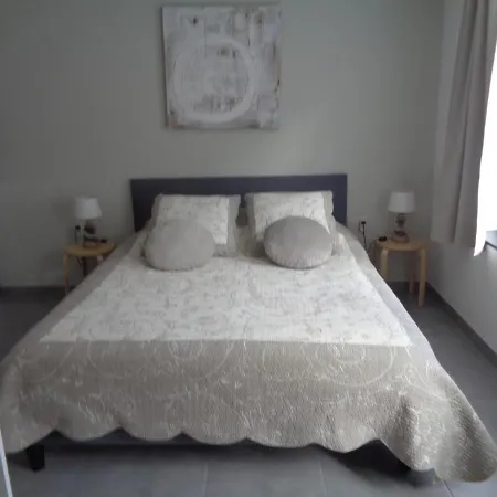 Au Pied De L'abbaye De Leffe 3* Dinant