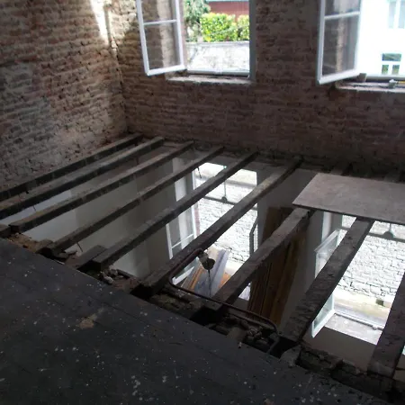 Au Pied De L'abbaye De Leffe Pensión