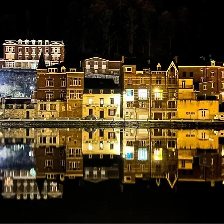 Au Pied De L'abbaye De Leffe 3*