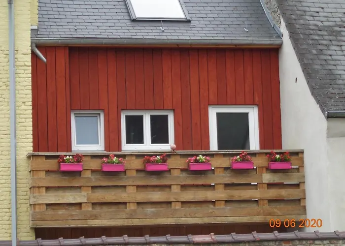 Au Pied De L'abbaye De Leffe 3*