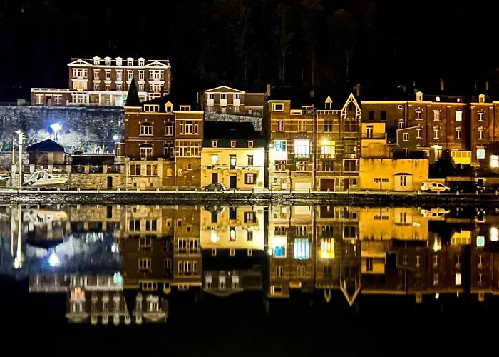 Au Pied De L'abbaye De Leffe 3*